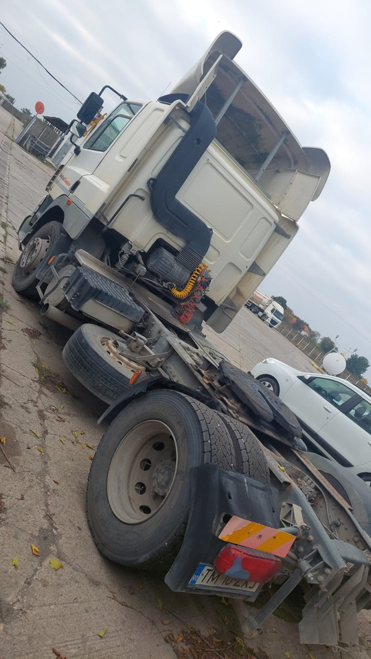DAF CF 85.43 Tractor Head - شاحنة جرار: صور 4 DAF CF 85.43 Tractor Head - شاحنة جرار: صور 4