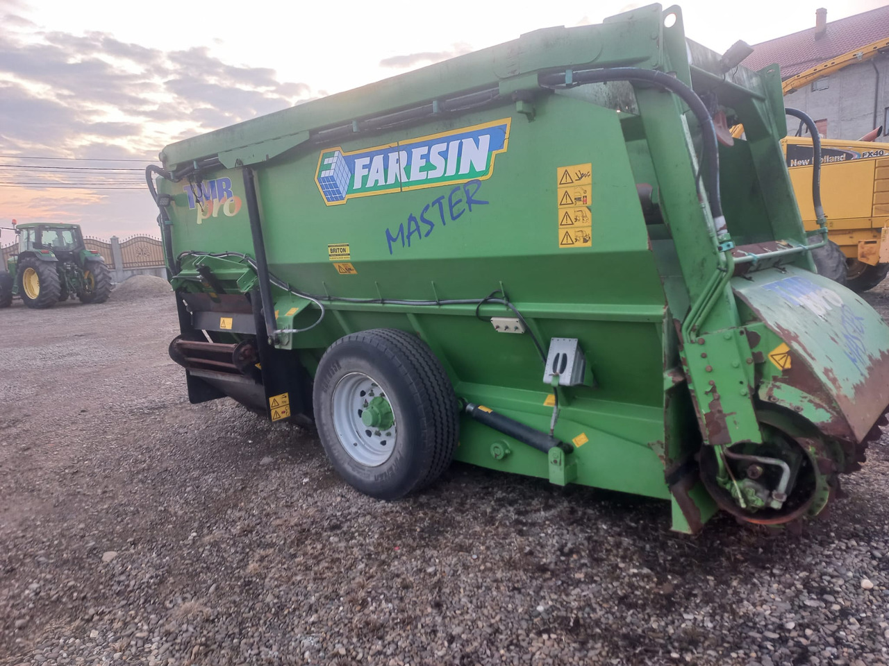 FARESIN TMR 1200 TEHNOLOGICAL TRAILER - آلة خلط وتوزيع الأعلاف: صور 4 FARESIN TMR 1200 TEHNOLOGICAL TRAILER - آلة خلط وتوزيع الأعلاف: صور 4