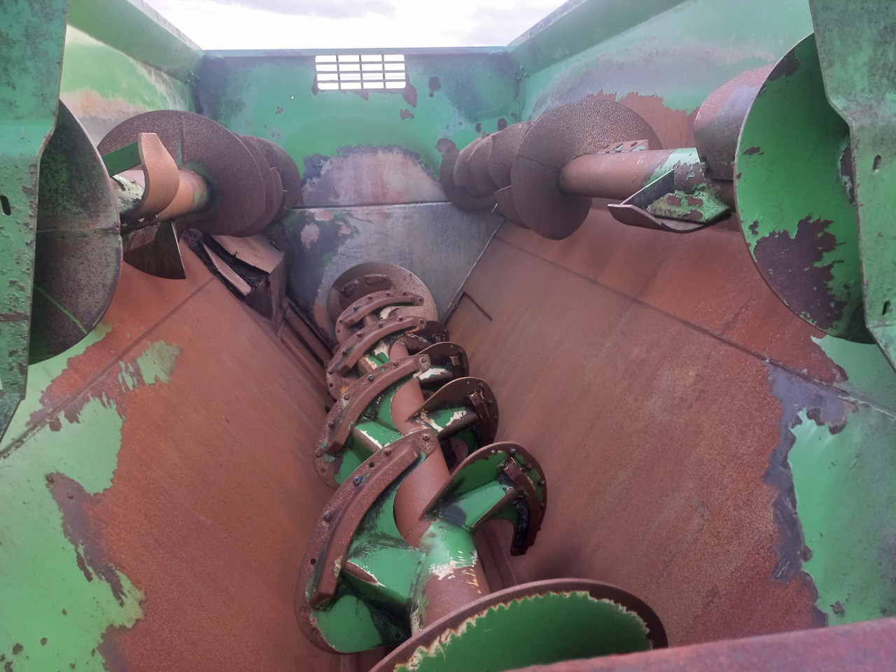 FARESIN TMR 1200 TEHNOLOGICAL TRAILER - آلة خلط وتوزيع الأعلاف: صور 3 FARESIN TMR 1200 TEHNOLOGICAL TRAILER - آلة خلط وتوزيع الأعلاف: صور 3