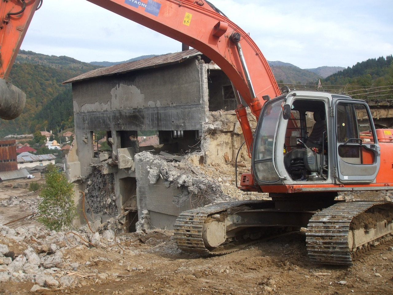 Fiat Hitachi EX255 LC Excavator - حفارات زحافة: صور 1 Fiat Hitachi EX255 LC Excavator - حفارات زحافة: صور 1