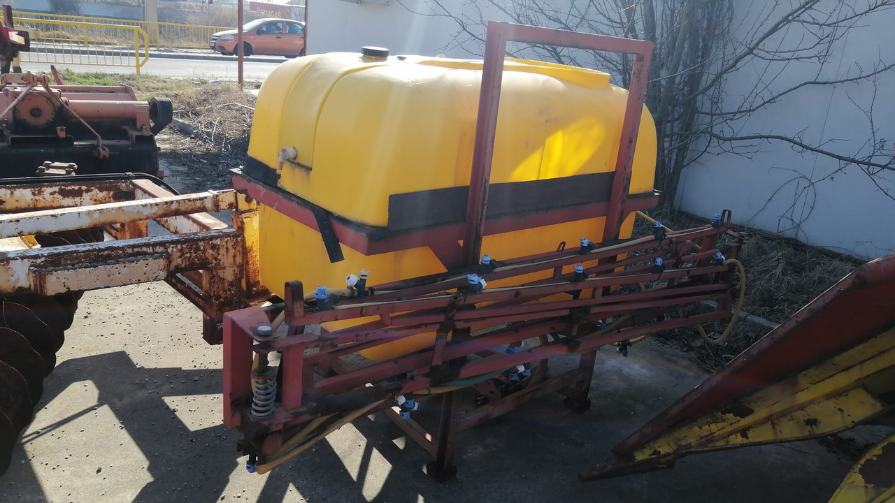 Herbicide Worn /Sprayer 800 l 12m - آلة الرش المعلقة: صور 3 Herbicide Worn /Sprayer 800 l 12m - آلة الرش المعلقة: صور 3
