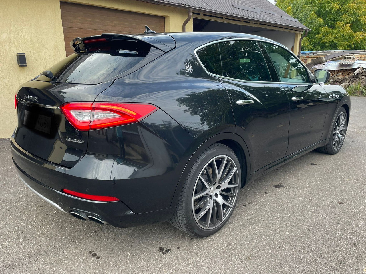 MASERATI LEVANTE 4X4 - سيارة دفع رباعي: صور 2 MASERATI LEVANTE 4X4 - سيارة دفع رباعي: صور 2