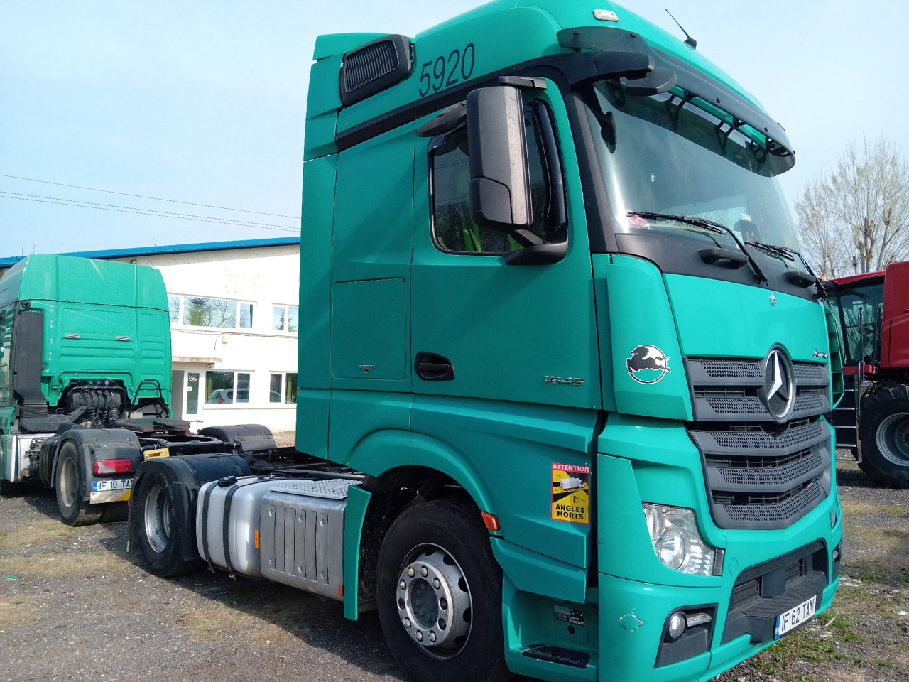 Mercedes-Benz Actros 18.45 - شاحنة جرار: صور 4 Mercedes-Benz Actros 18.45 - شاحنة جرار: صور 4