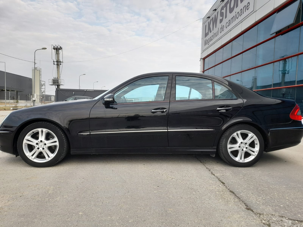 Mercedes Benz E350 - سيارة: صور 3 Mercedes Benz E350 - سيارة: صور 3