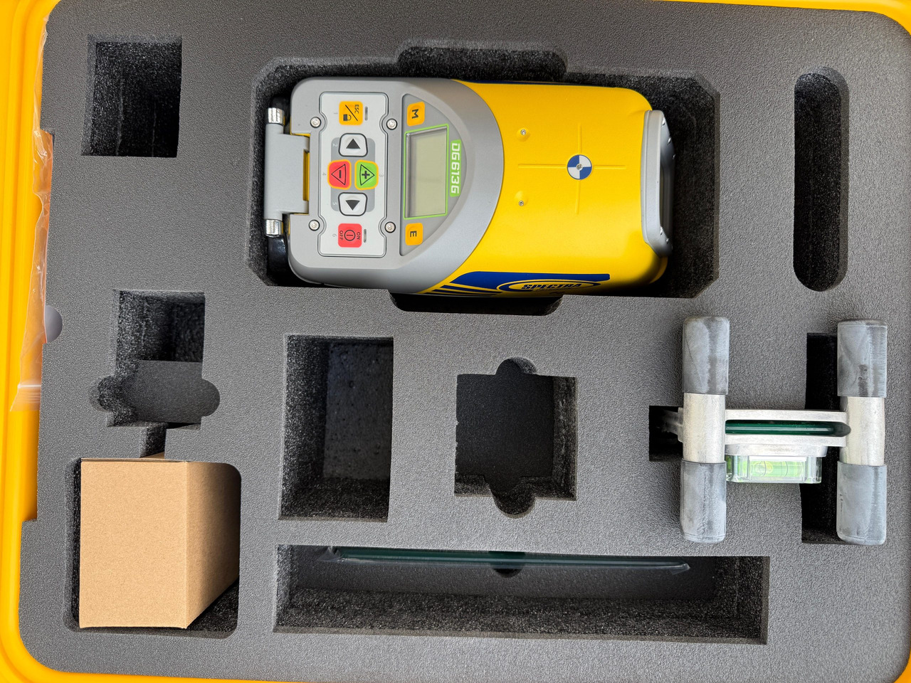 Spectra DG613G Green Beam Dialgrade Pipe Laser - معدات البناء: صور 3 Spectra DG613G Green Beam Dialgrade Pipe Laser - معدات البناء: صور 3