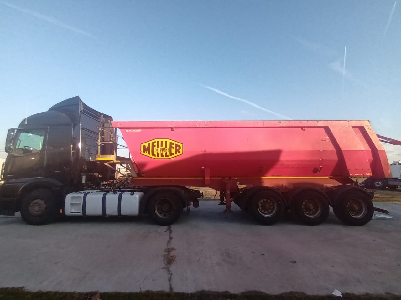 Tractor Head Mercedes-Benz Actros (2014) + Semi-trailer Tipper Meiller – Kipper (2004) - شاحنة جرار: صور 4 Tractor Head Mercedes-Benz Actros (2014) + Semi-trailer Tipper Meiller – Kipper (2004) - شاحنة جرار: صور 4