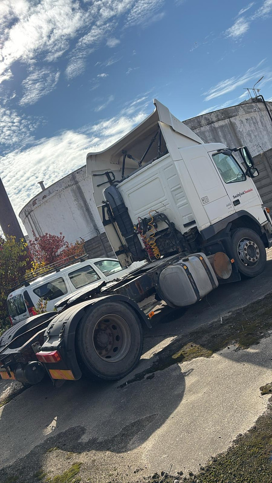 VOLVO FM42 Tractor Head - شاحنة جرار: صور 4 VOLVO FM42 Tractor Head - شاحنة جرار: صور 4