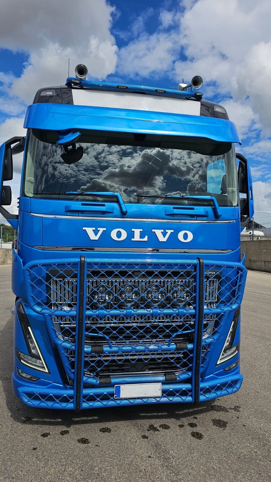 Volvo FH 750 Timber Truck - شاحنة قطع الأشجار, شاحنة كرين: صور 4 Volvo FH 750 Timber Truck - شاحنة قطع الأشجار, شاحنة كرين: صور 4