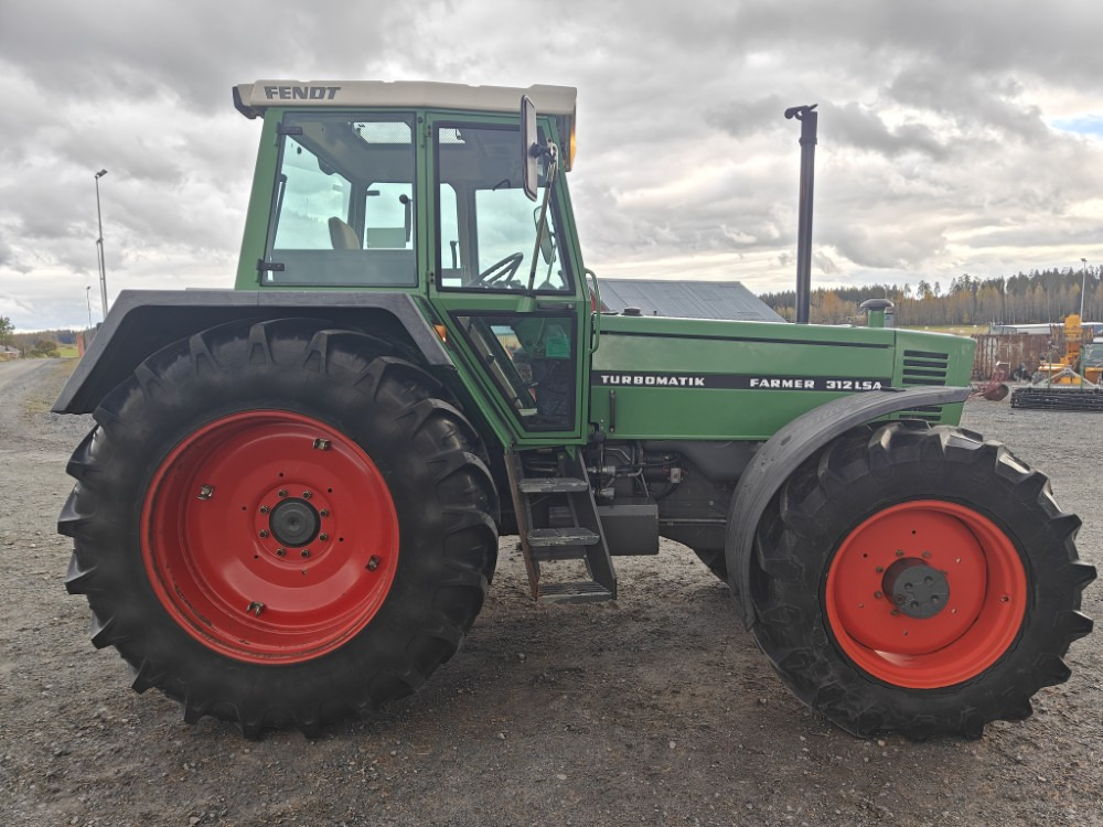 FENDT Farmer 312LSA Turbomatik - جرار: صور 4 FENDT Farmer 312LSA Turbomatik - جرار: صور 4