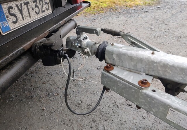 Kärppä Teliperäkärry jarrullinen - مقطورات مسطحة: صور 3 Kärppä Teliperäkärry jarrullinen - مقطورات مسطحة: صور 3