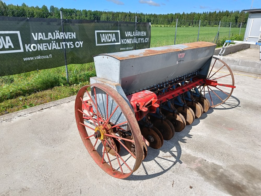 Kylvinkone Juko 200cm Kiekkovantailla ja HS-laitteella - معدات بذار: صور 2 Kylvinkone Juko 200cm Kiekkovantailla ja HS-laitteella - معدات بذار: صور 2