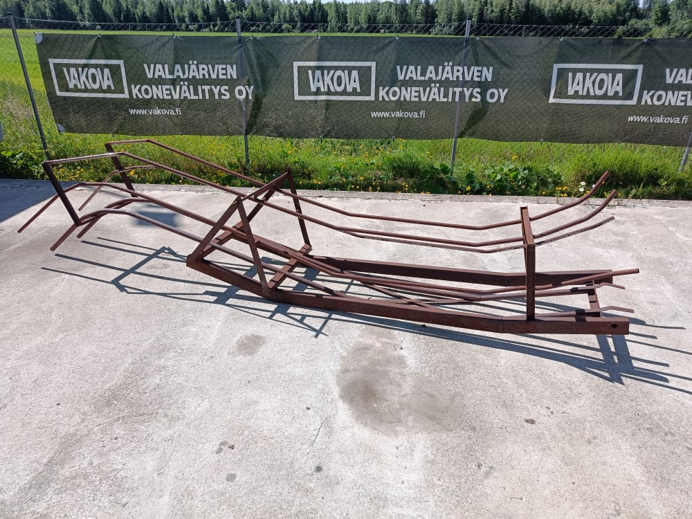 Paalirata John Deere 332 paalaimesta - مكبس البالات المستطيله: صور 1 Paalirata John Deere 332 paalaimesta - مكبس البالات المستطيله: صور 1