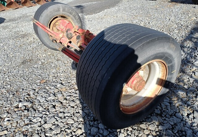 Peräkärryn akseli 445/45R19.5 leveillä renkailla - المحور و قطع الغيار - مقطورة: صور 3 Peräkärryn akseli 445/45R19.5 leveillä renkailla - المحور و قطع الغيار - مقطورة: صور 3