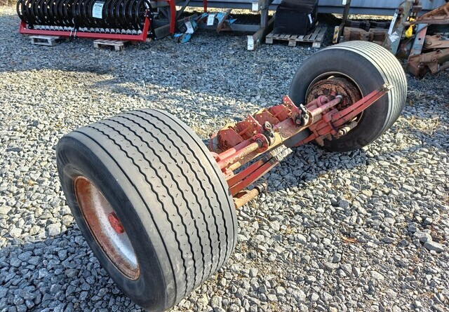 Peräkärryn akseli 445/45R19.5 leveillä renkailla - المحور و قطع الغيار - مقطورة: صور 1 Peräkärryn akseli 445/45R19.5 leveillä renkailla - المحور و قطع الغيار - مقطورة: صور 1