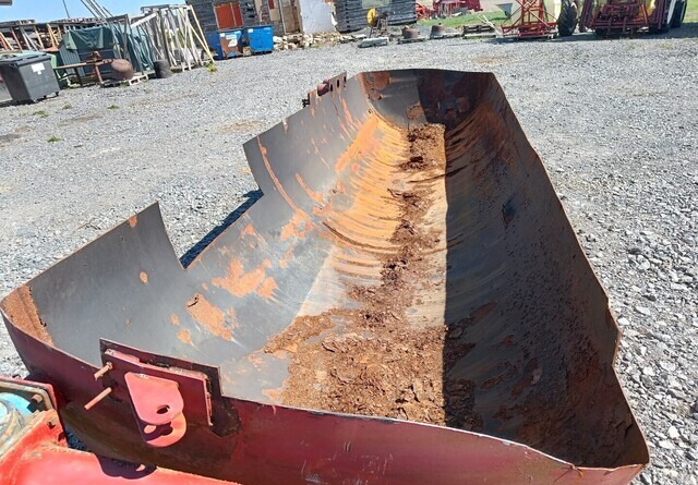 Risukaukaloiksi metsäkärryyn säiliön puolikas pituus 600cm - قطع الغيار - معدات الغابات: صور 2 Risukaukaloiksi metsäkärryyn säiliön puolikas pituus 600cm - قطع الغيار - معدات الغابات: صور 2