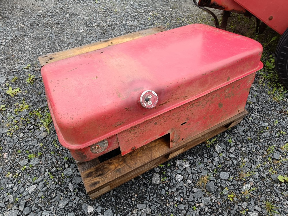 Sampo 410 polttoainetankki - خزان وقود - حصادة شاملة: صور 3 Sampo 410 polttoainetankki - خزان وقود - حصادة شاملة: صور 3