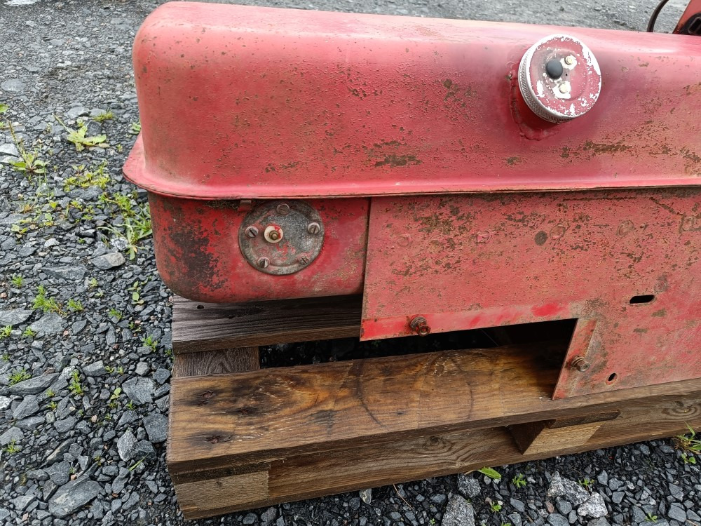 Sampo 410 polttoainetankki - خزان وقود - حصادة شاملة: صور 5 Sampo 410 polttoainetankki - خزان وقود - حصادة شاملة: صور 5