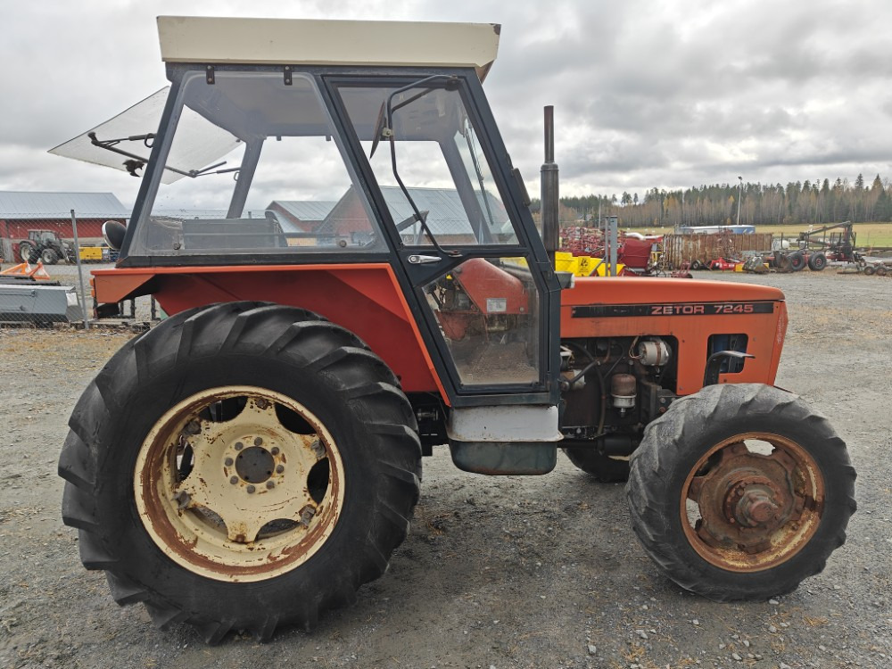 ZETOR 7245 - 4WD - جرار: صور 4 ZETOR 7245 - 4WD - جرار: صور 4
