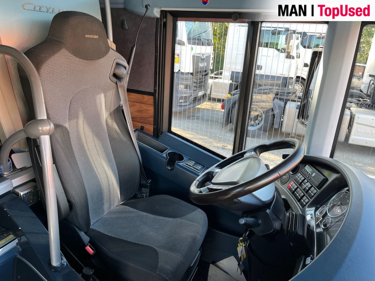 NEOPLAN CITYLINER 2 / N 1218 HDL Euro6 Intarder Klima AHK - سياحية حافلة: صور 4 NEOPLAN CITYLINER 2 / N 1218 HDL Euro6 Intarder Klima AHK - سياحية حافلة: صور 4