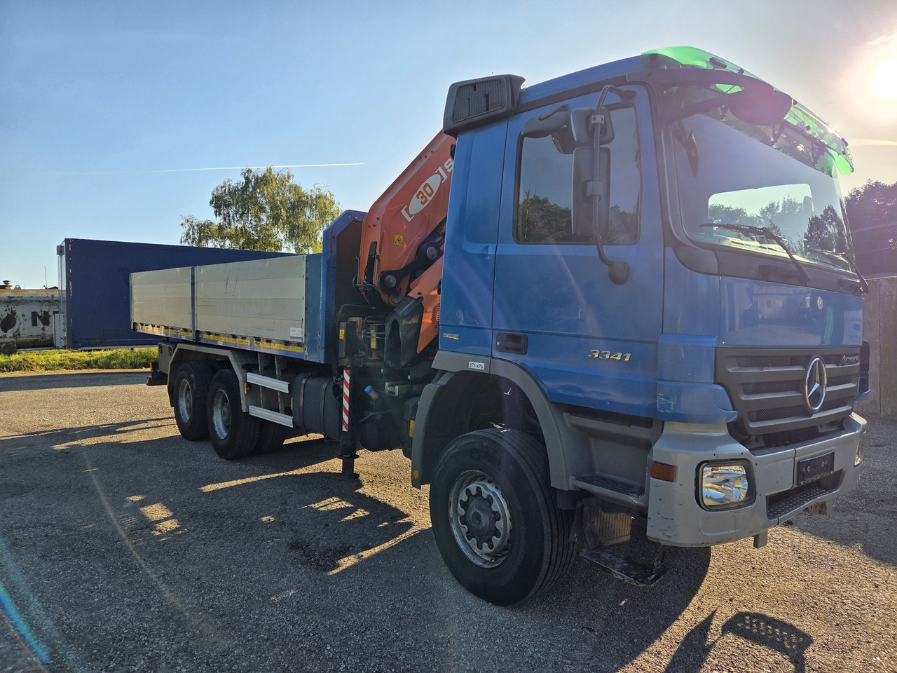 MERCEDES-BENZ ACTROS 3341 6x6 + CRANE PM 30 Radio Control - شاحنات مسطحة, شاحنة كرين: صور 3 MERCEDES-BENZ ACTROS 3341 6x6 + CRANE PM 30 Radio Control - شاحنات مسطحة, شاحنة كرين: صور 3