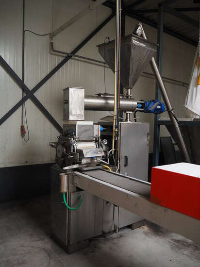 Teknikeller Makina sugar cube line T.T.O.R. 125 - آلة الغذاء: صور 2 Teknikeller Makina sugar cube line T.T.O.R. 125 - آلة الغذاء: صور 2