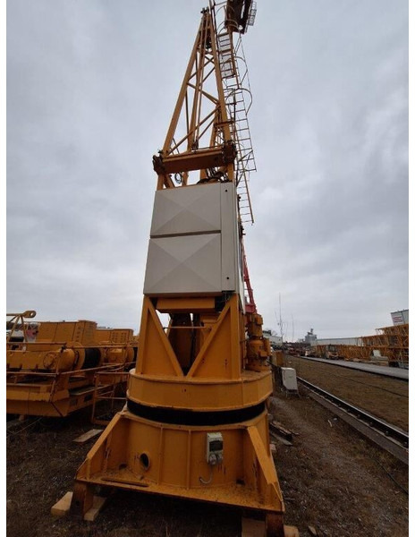 Liebherr 140EC-H6 45m jib - رافعة برجية: صور 2 Liebherr 140EC-H6 45m jib - رافعة برجية: صور 2