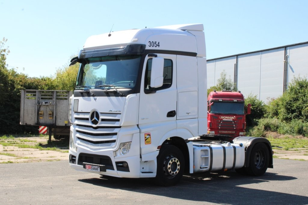 Mercedes-Benz ACTROS 1845 - شاحنة جرار: صور 4 Mercedes-Benz ACTROS 1845 - شاحنة جرار: صور 4