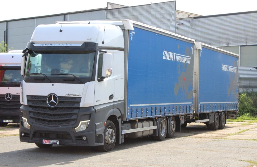 Mercedes-Benz Actros 2542 NAVIGACE + PANAV TVK 18 M (8,20m x 2,4 - شاحنة ستارة, مقطورة ستارة: صور 4 Mercedes-Benz Actros 2542 NAVIGACE + PANAV TVK 18 M (8,20m x 2,4 - شاحنة ستارة, مقطورة ستارة: صور 4