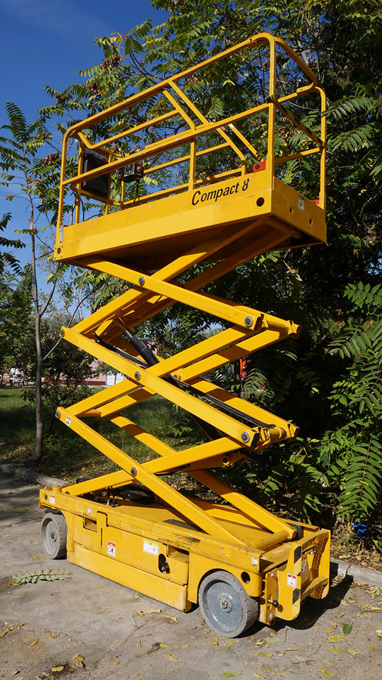 HAULOTTE Compact 8 - رافعات مقصية: صور 1 HAULOTTE Compact 8 - رافعات مقصية: صور 1