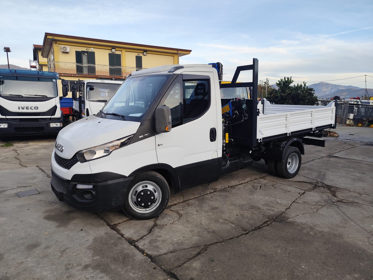 شاحنة كرين, قلاب صغير IVECO DAILY 35C15: صور 15 شاحنة كرين, قلاب صغير IVECO DAILY 35C15: صور 15