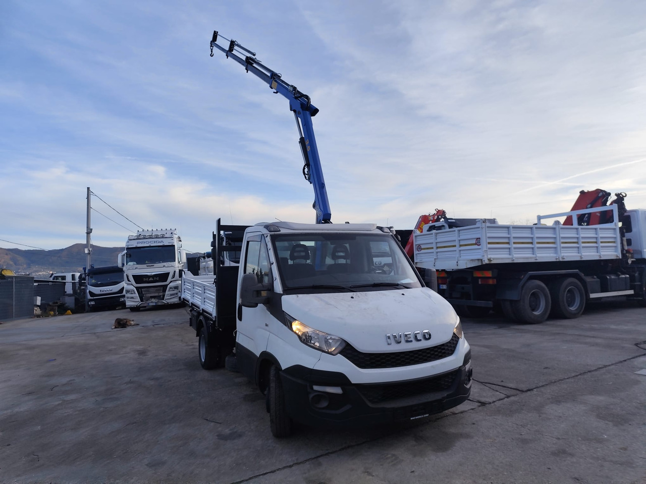 شاحنة كرين, قلاب صغير IVECO DAILY 35C15: صور 21 شاحنة كرين, قلاب صغير IVECO DAILY 35C15: صور 21