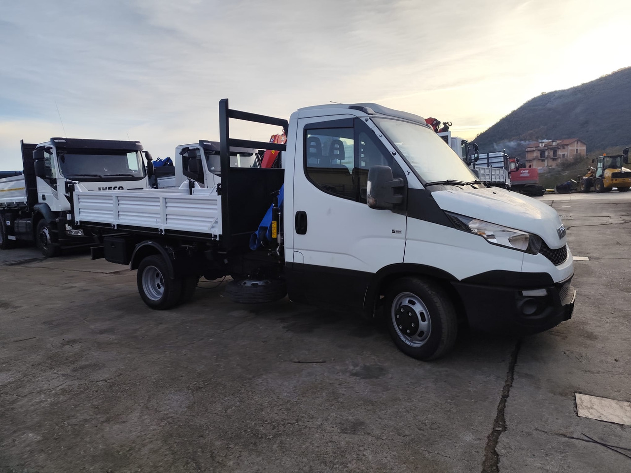 شاحنة كرين, قلاب صغير IVECO DAILY 35C15: صور 6 شاحنة كرين, قلاب صغير IVECO DAILY 35C15: صور 6