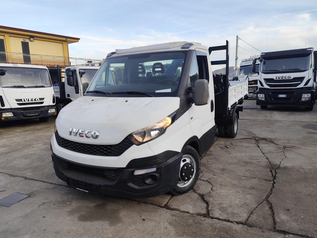 شاحنة كرين, قلاب صغير IVECO DAILY 35C15: صور 13 شاحنة كرين, قلاب صغير IVECO DAILY 35C15: صور 13