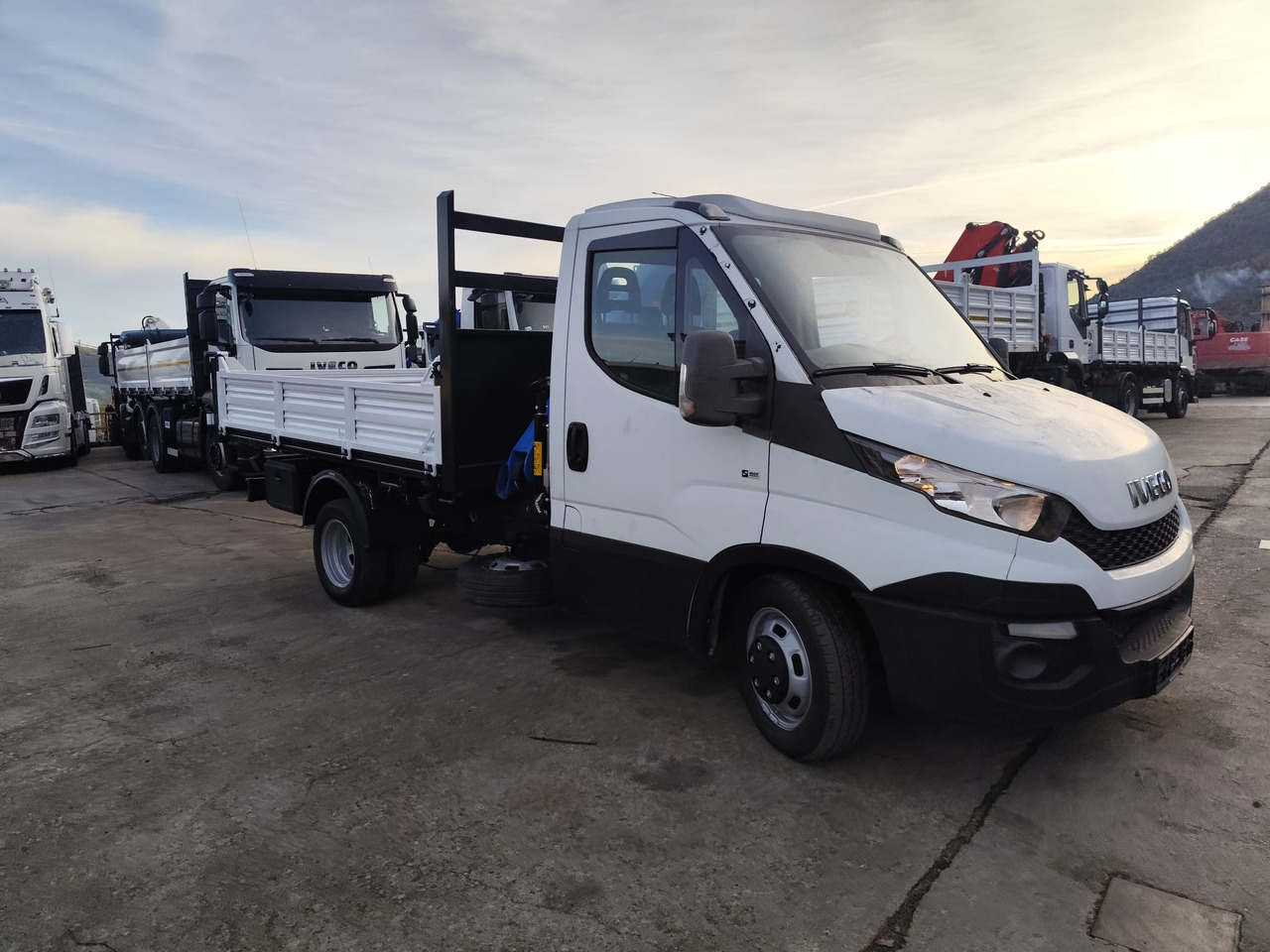 شاحنة كرين, قلاب صغير IVECO DAILY 35C15: صور 7 شاحنة كرين, قلاب صغير IVECO DAILY 35C15: صور 7