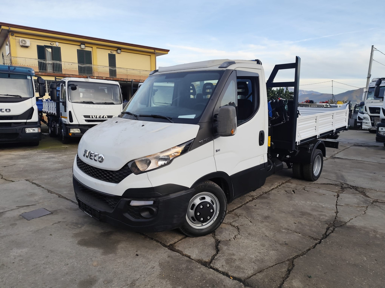شاحنة كرين, قلاب صغير IVECO DAILY 35C15: صور 14 شاحنة كرين, قلاب صغير IVECO DAILY 35C15: صور 14