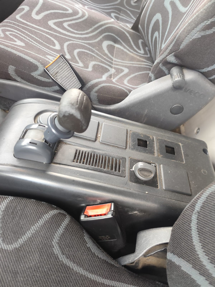 IVECO EUROCARGO 120E28P - الشاسيه شاحنة: صور 4 IVECO EUROCARGO 120E28P - الشاسيه شاحنة: صور 4