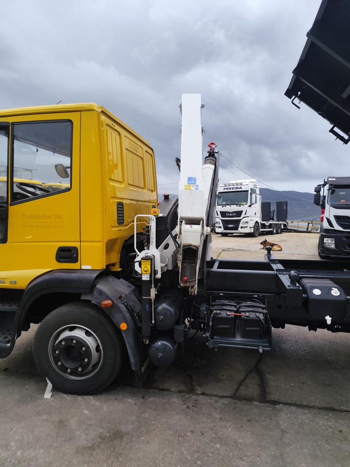 IVECO EUROCARGO 120E28P - شاحنة كرين: صور 5 IVECO EUROCARGO 120E28P - شاحنة كرين: صور 5