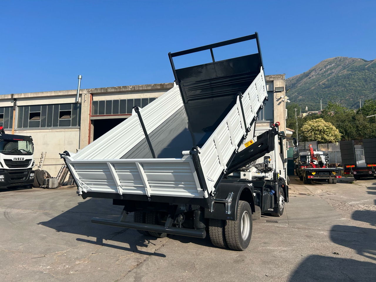 IVECO EUROCARGO 140-250 إيجار IVECO EUROCARGO 140-250: صور 16 IVECO EUROCARGO 140-250 إيجار IVECO EUROCARGO 140-250: صور 16