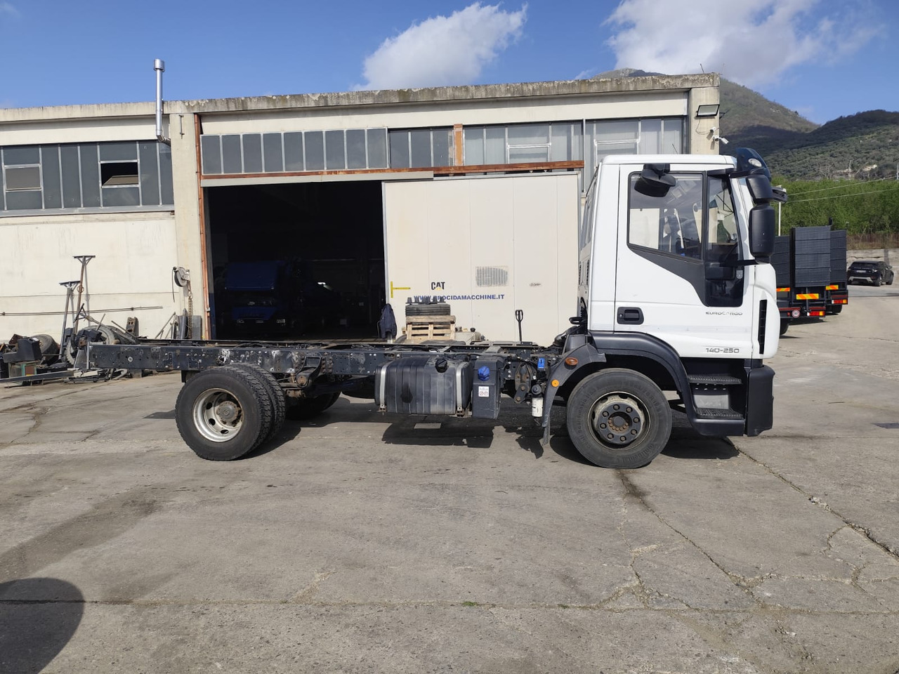IVECO EUROCARGO 140-250 - الشاسيه شاحنة: صور 4 IVECO EUROCARGO 140-250 - الشاسيه شاحنة: صور 4