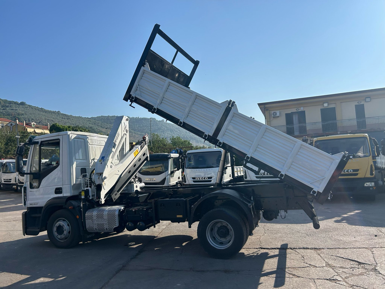 IVECO EUROCARGO 140-250 إيجار IVECO EUROCARGO 140-250: صور 10 IVECO EUROCARGO 140-250 إيجار IVECO EUROCARGO 140-250: صور 10