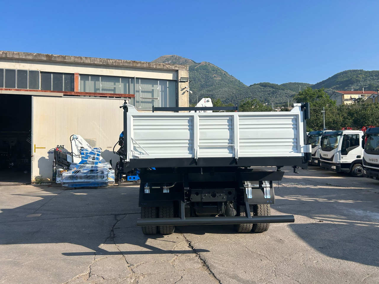 IVECO EUROCARGO 140-250 إيجار IVECO EUROCARGO 140-250: صور 44 IVECO EUROCARGO 140-250 إيجار IVECO EUROCARGO 140-250: صور 44