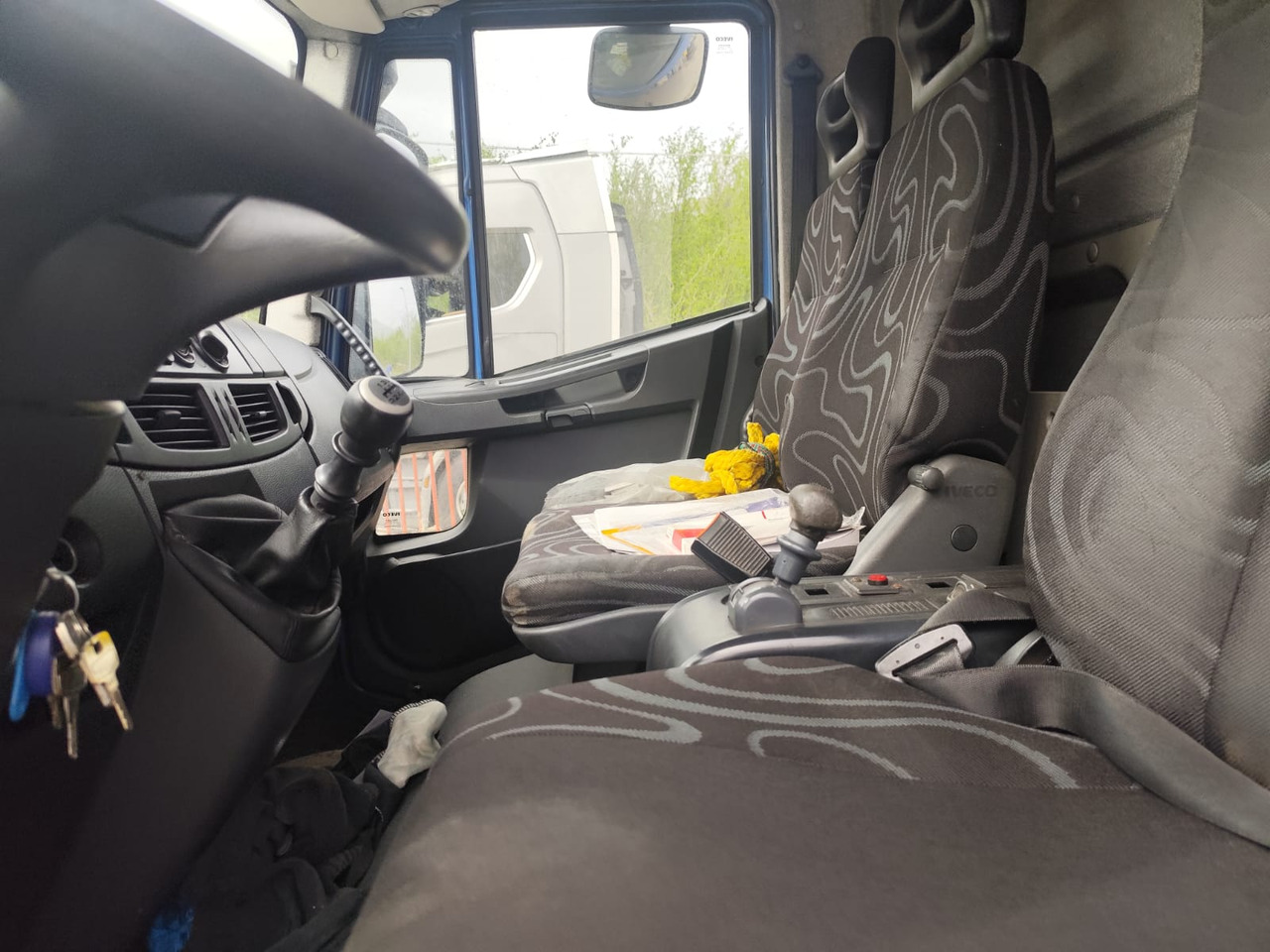 IVECO EUROCARGO 140E25 - الشاسيه شاحنة: صور 4 IVECO EUROCARGO 140E25 - الشاسيه شاحنة: صور 4