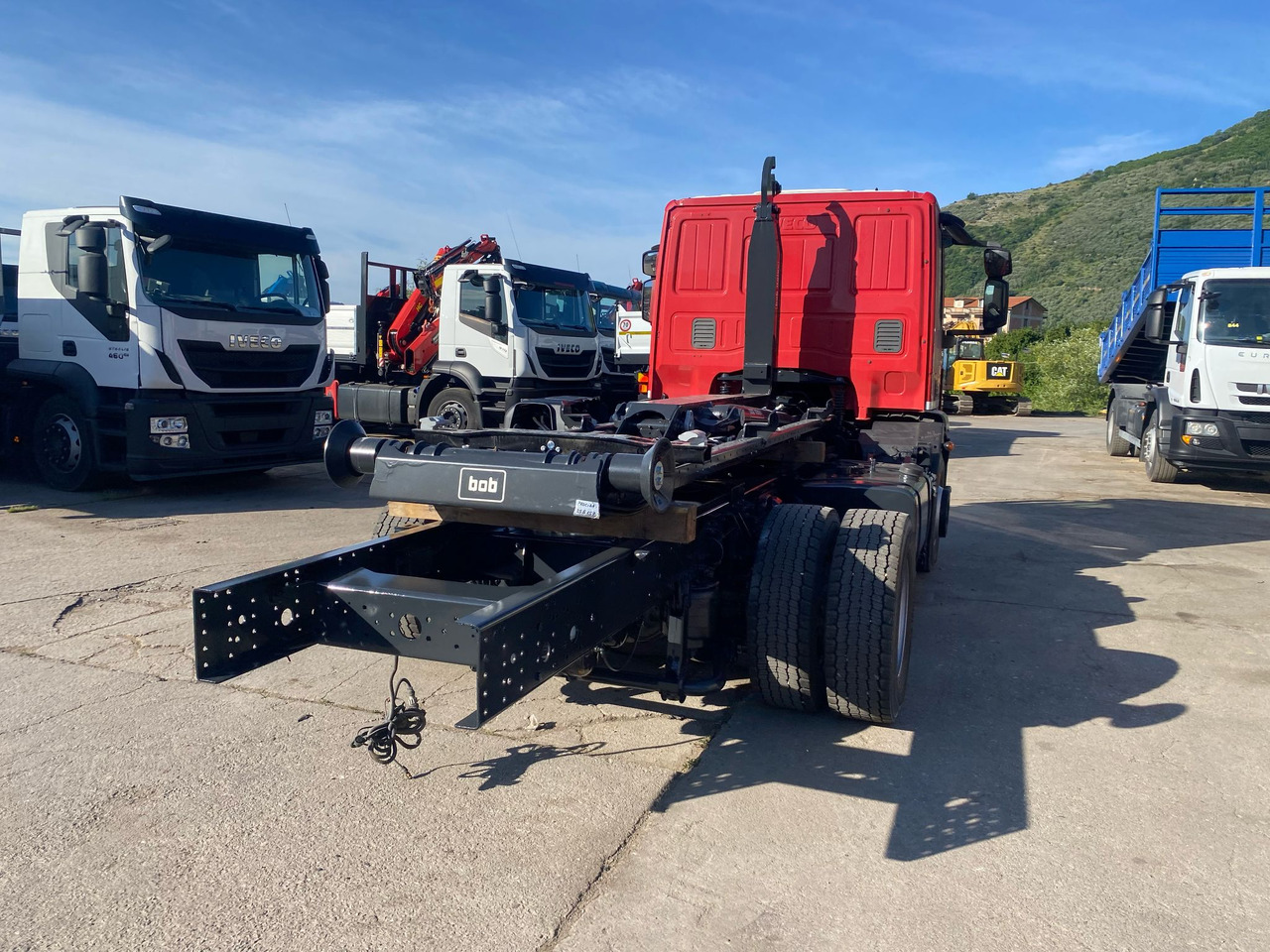 شاحنة ذات الخطاف IVECO EUROCARGO 150-280: صور 13