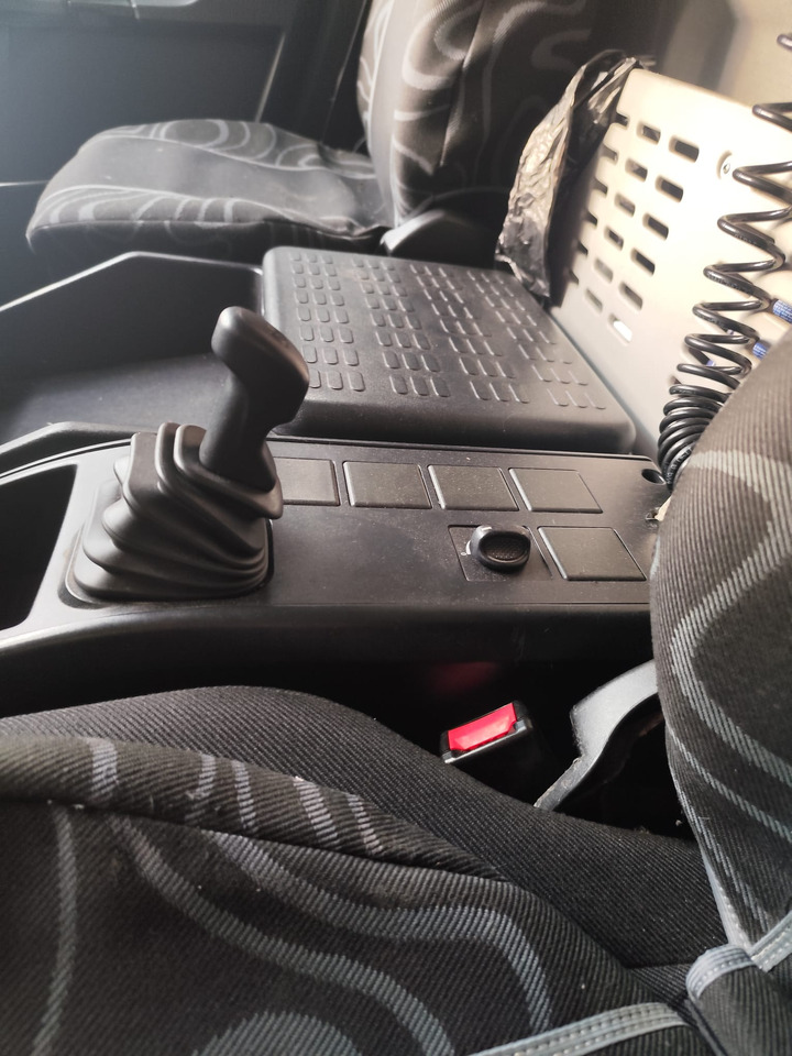 IVECO EUROCARGO 150-280 - الشاسيه شاحنة: صور 2 IVECO EUROCARGO 150-280 - الشاسيه شاحنة: صور 2