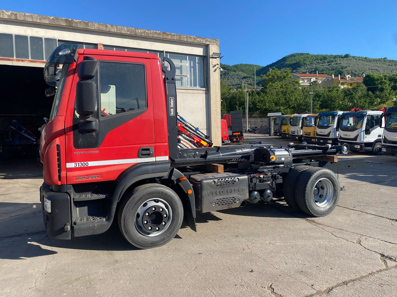 IVECO EUROCARGO 150-280 - شاحنة ذات الخطاف: صور 3 IVECO EUROCARGO 150-280 - شاحنة ذات الخطاف: صور 3
