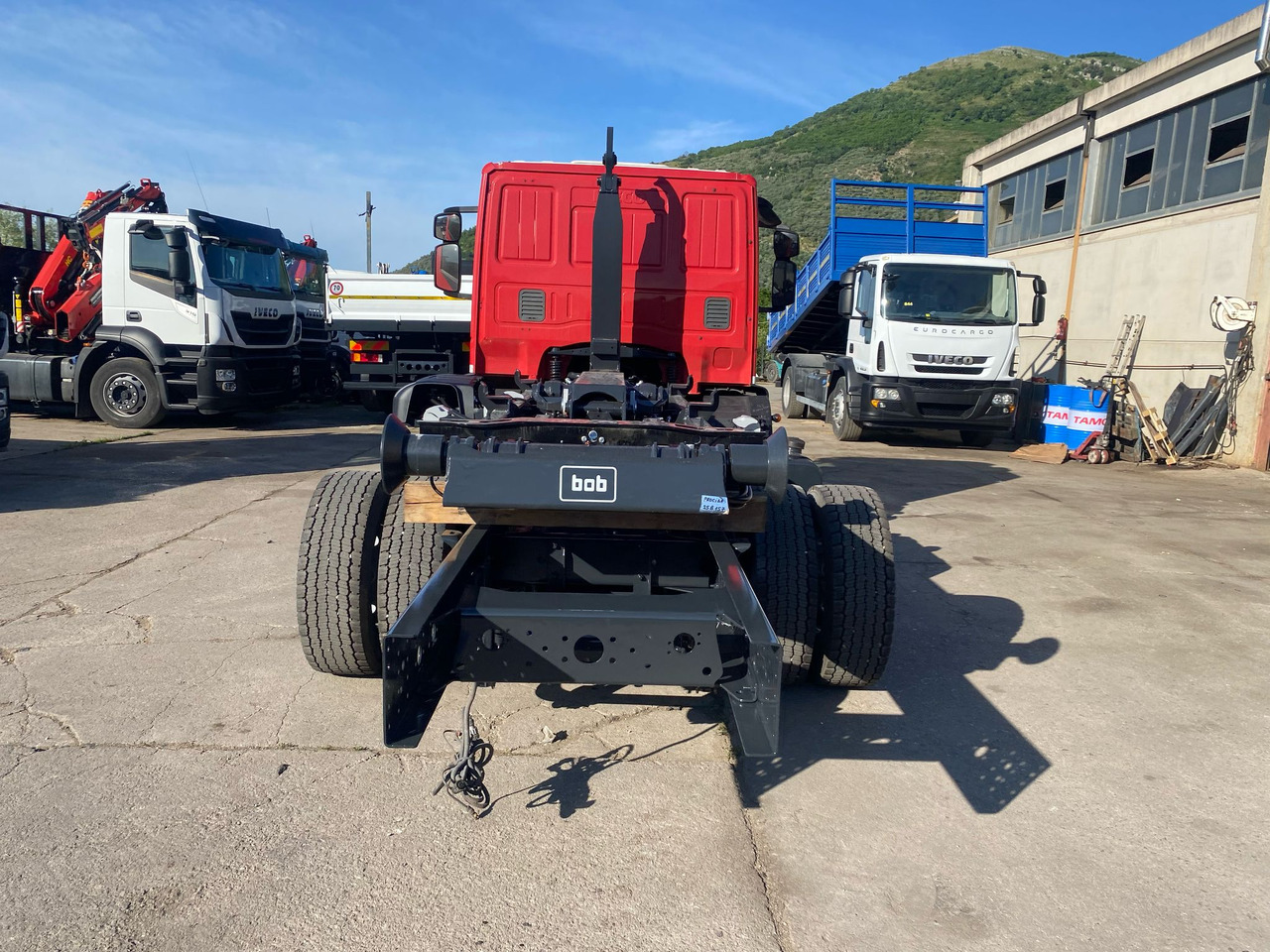 شاحنة ذات الخطاف IVECO EUROCARGO 150-280: صور 14