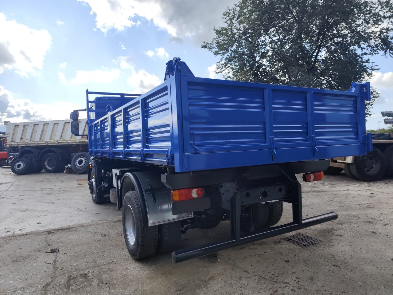 IVECO EUROCARGO 150E25 - قلابات: صور 4 IVECO EUROCARGO 150E25 - قلابات: صور 4