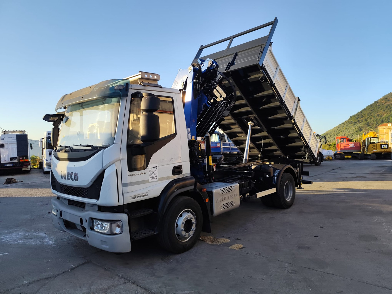 شاحنة كرين, قلابات IVECO EUROCARGO 160-250: صور 27