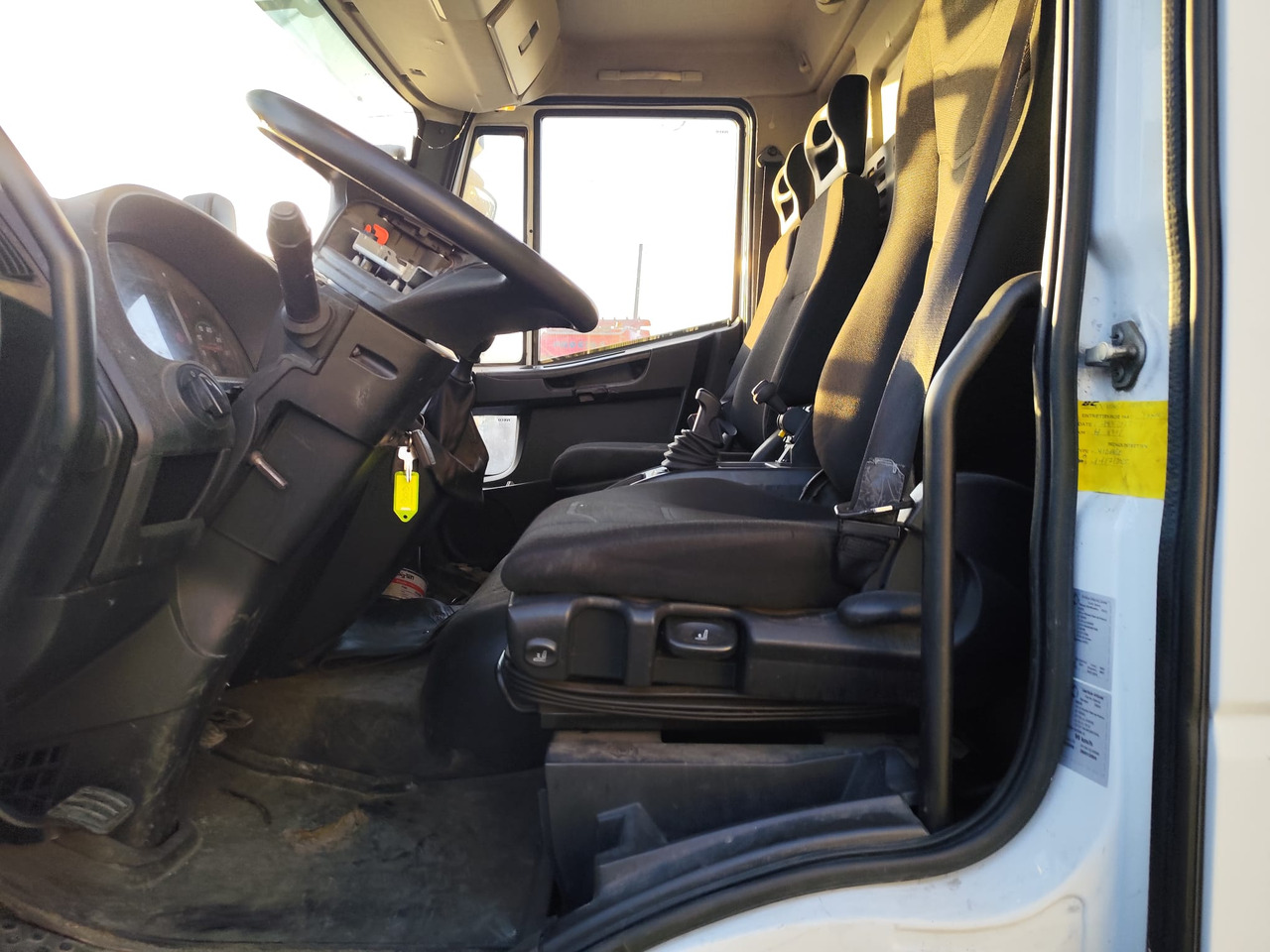 شاحنة كرين, قلابات IVECO EUROCARGO 160-250: صور 19