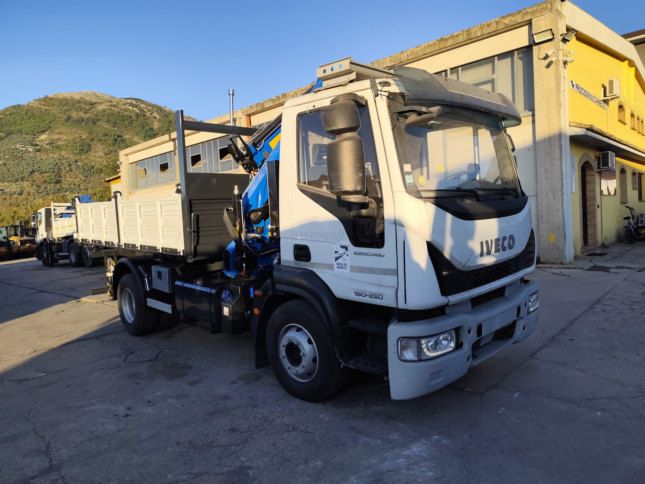 شاحنة كرين, قلابات IVECO EUROCARGO 160-250: صور 8
